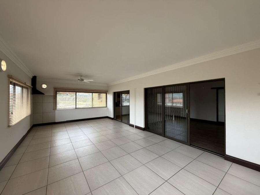 To Let 2 Bedroom Property for Rent in Xanadu North West